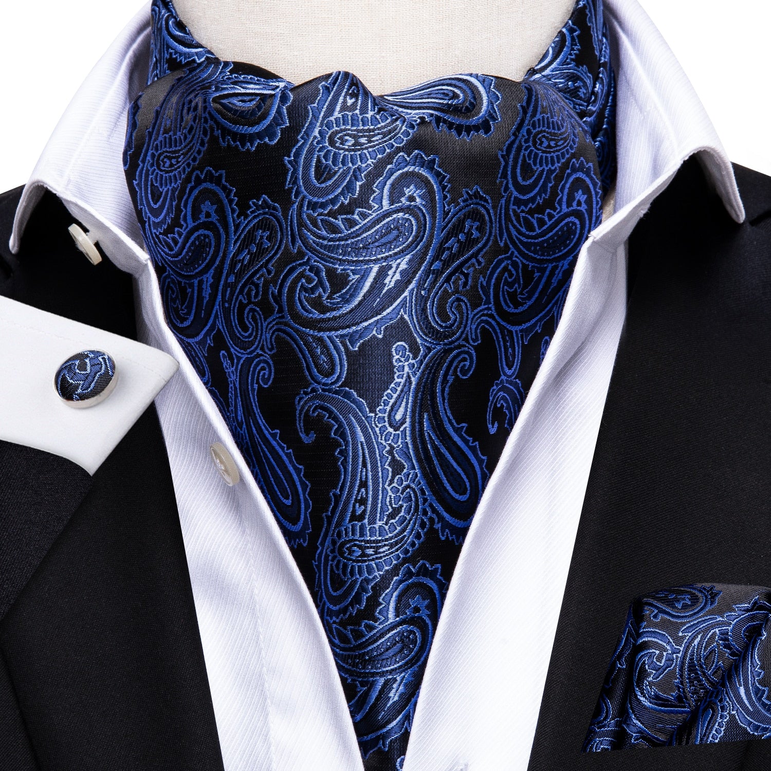 Ascot neckwear